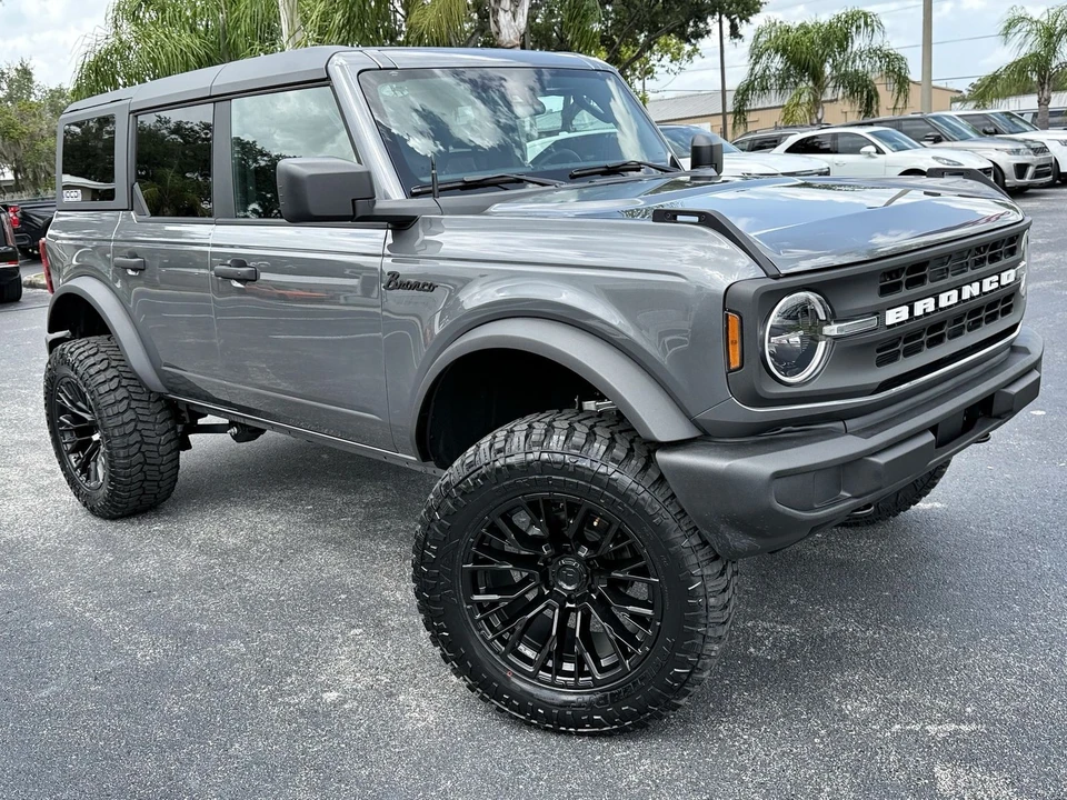 2026 Ford Bronco 6th Gen - Image 2 of 12