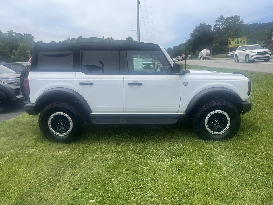2026 Ford Bronco 6th Gen - Image 4 of 31