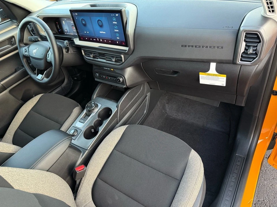 2026 Ford Bronco 6th Gen - Image 19 of 24
