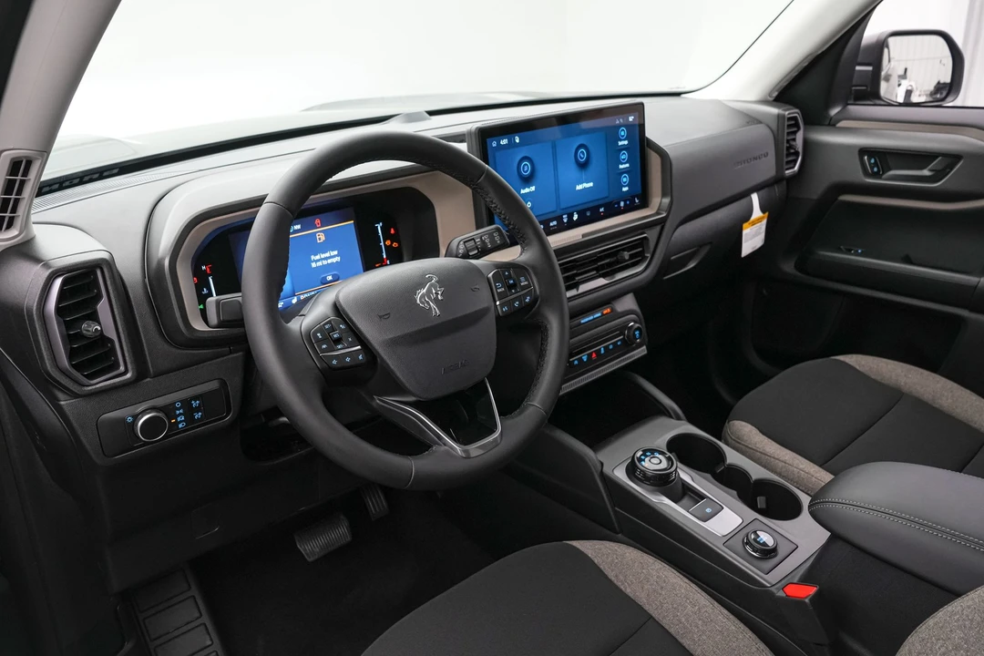2026 Ford Bronco 6th Gen - Image 14 of 29
