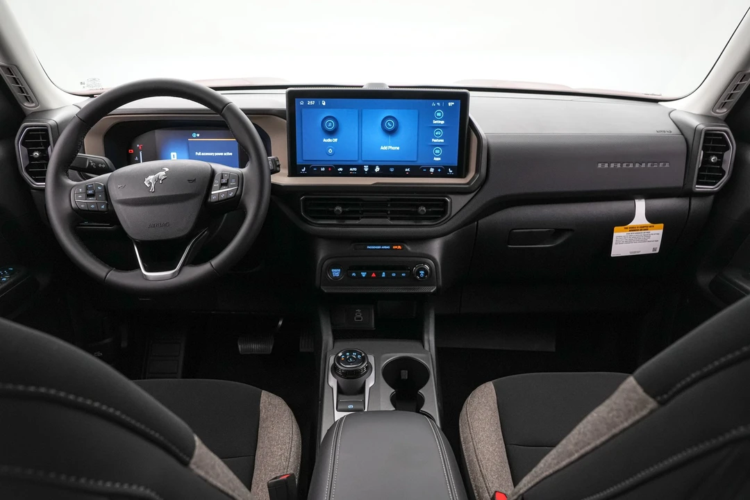 2026 Ford Bronco 6th Gen - Image 16 of 28