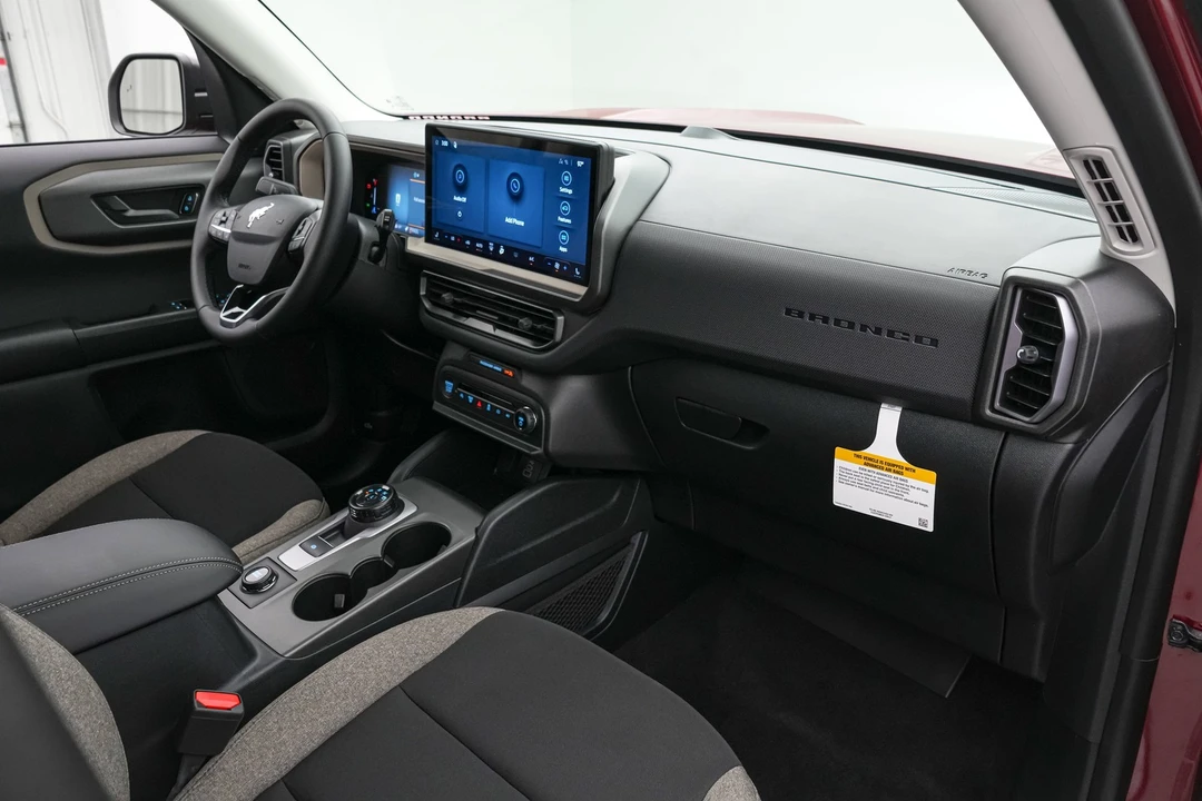 2026 Ford Bronco 6th Gen - Image 26 of 28
