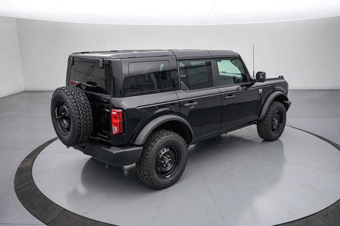 2026 Ford Bronco 6th Gen - Image 5 of 29