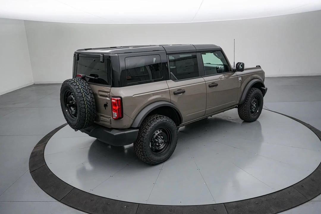 2026 Ford Bronco 6th Gen - Image 5 of 21