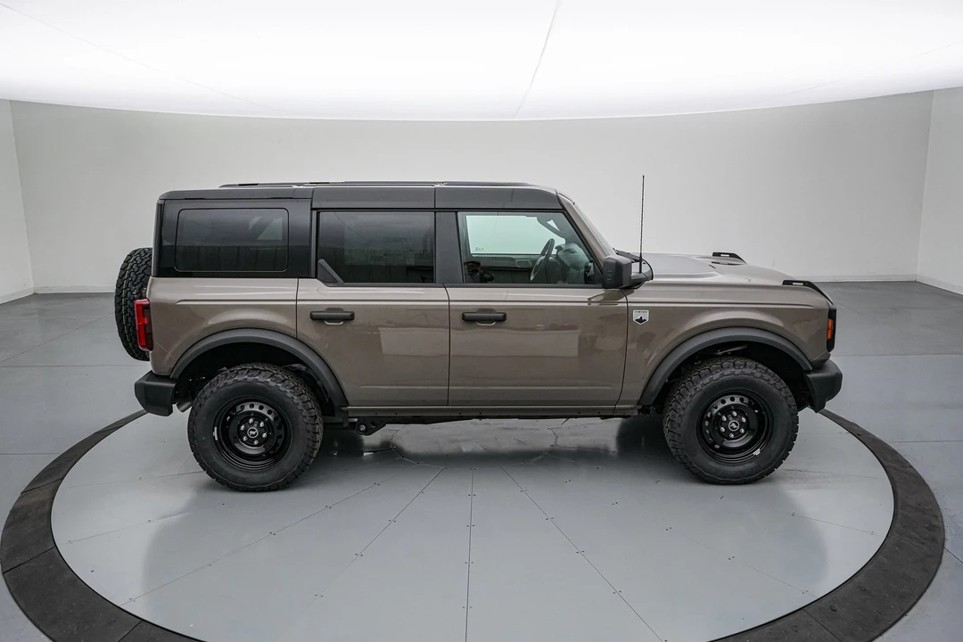 2026 Ford Bronco 6th Gen - Image 4 of 21
