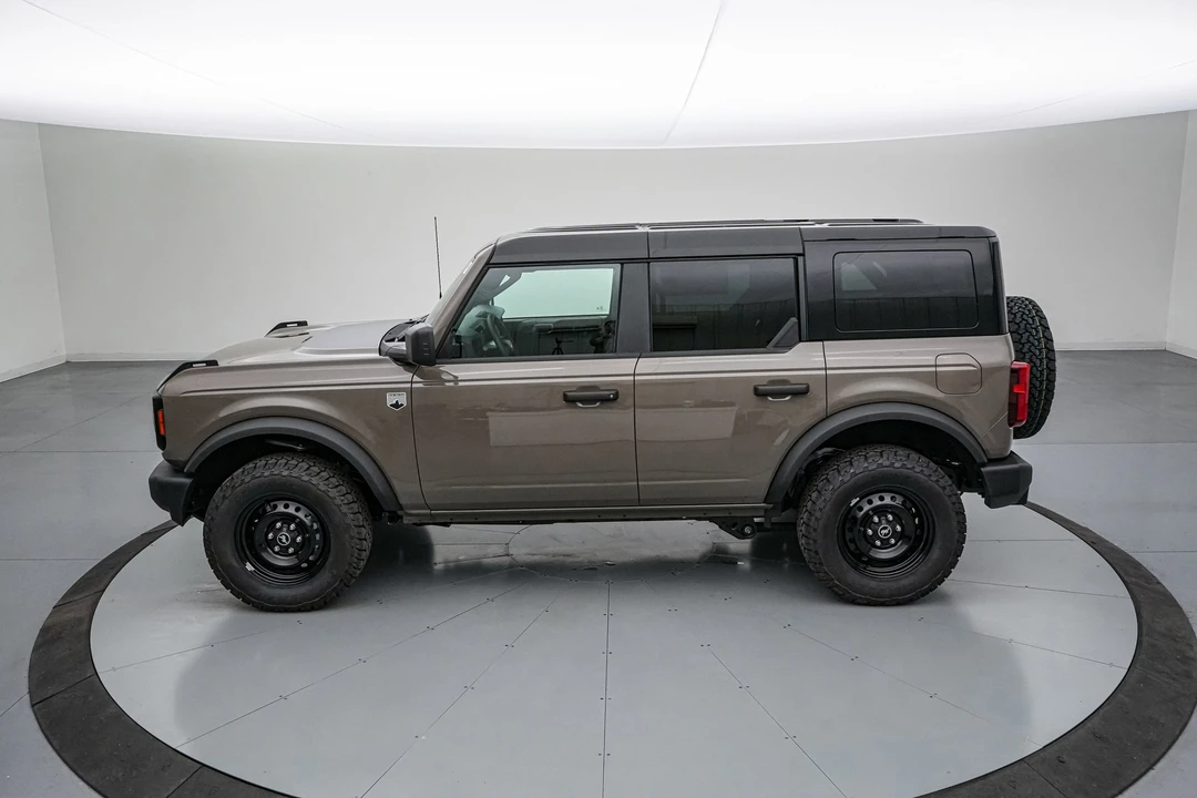 2026 Ford Bronco 6th Gen - Image 8 of 21