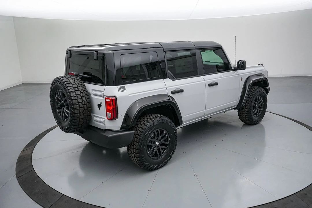 2026 Ford Bronco 6th Gen - Image 7 of 31