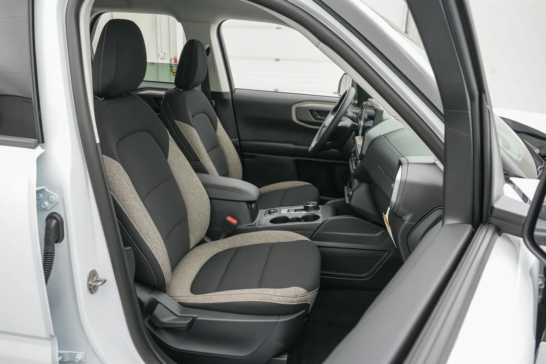 2026 Ford Bronco 6th Gen - Image 25 of 28