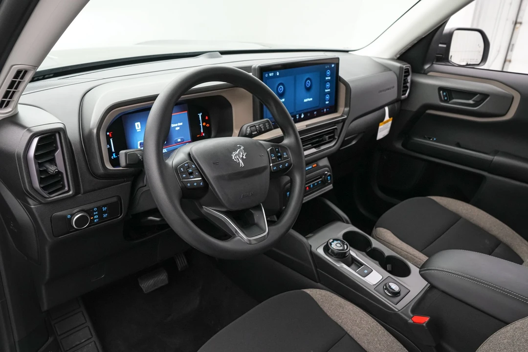 2026 Ford Bronco 6th Gen - Image 14 of 28