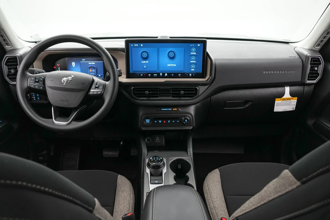 2026 Ford Bronco 6th Gen - Image 16 of 28