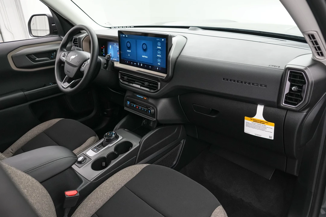 2026 Ford Bronco 6th Gen - Image 26 of 28