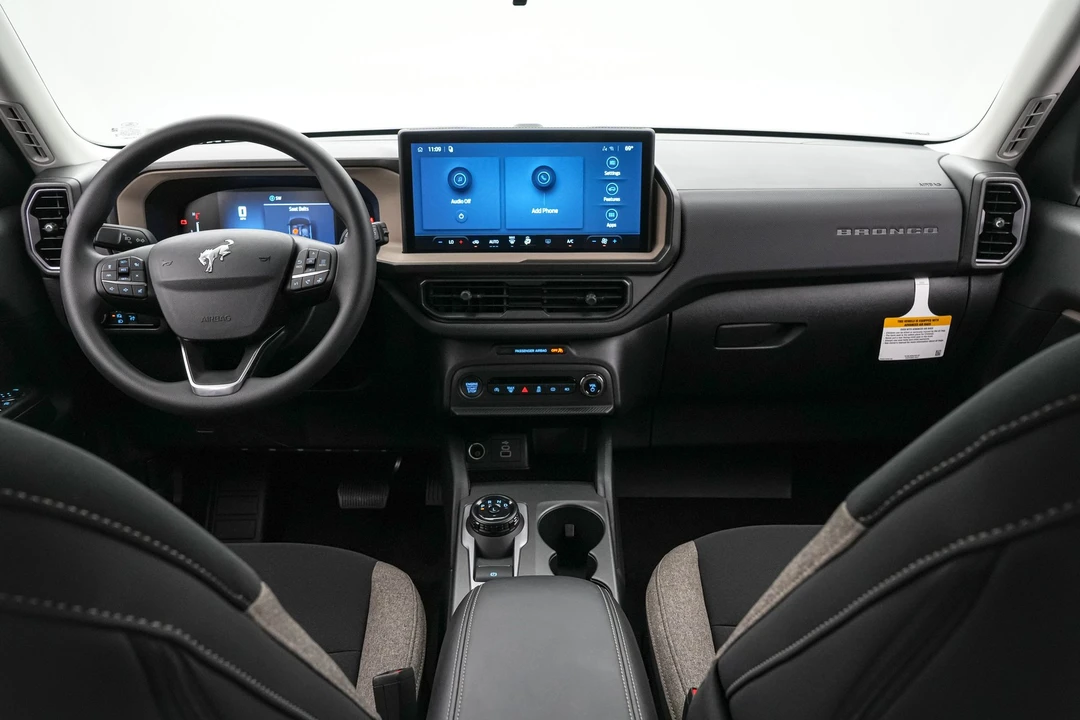 2026 Ford Bronco 6th Gen - Image 16 of 27