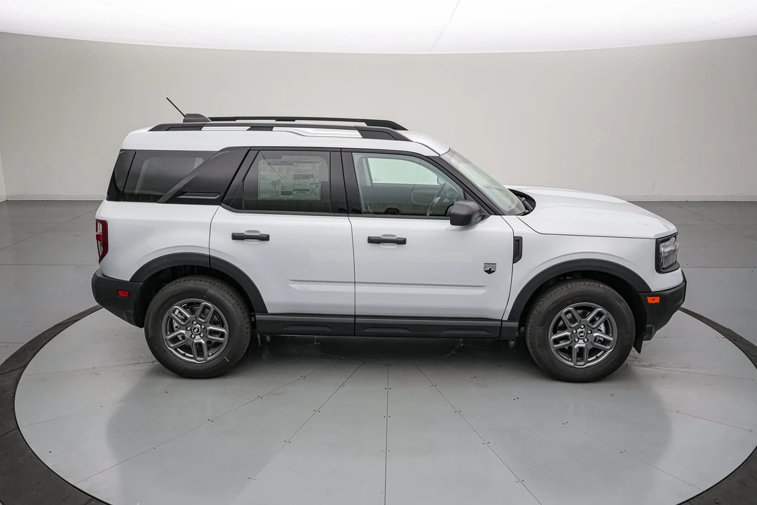 2026 Ford Bronco 6th Gen - Image 4 of 27
