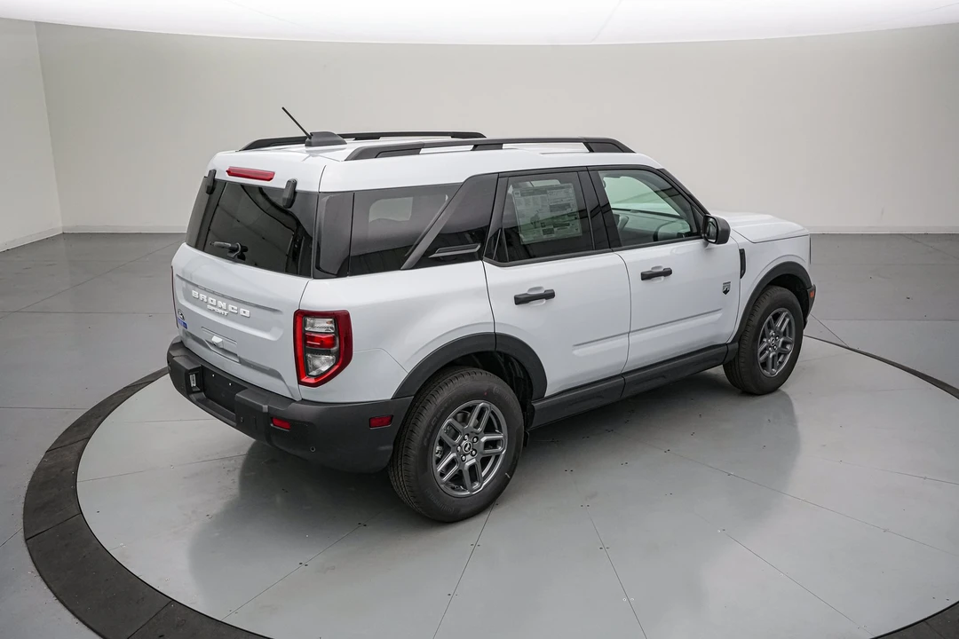2026 Ford Bronco 6th Gen - Image 5 of 27