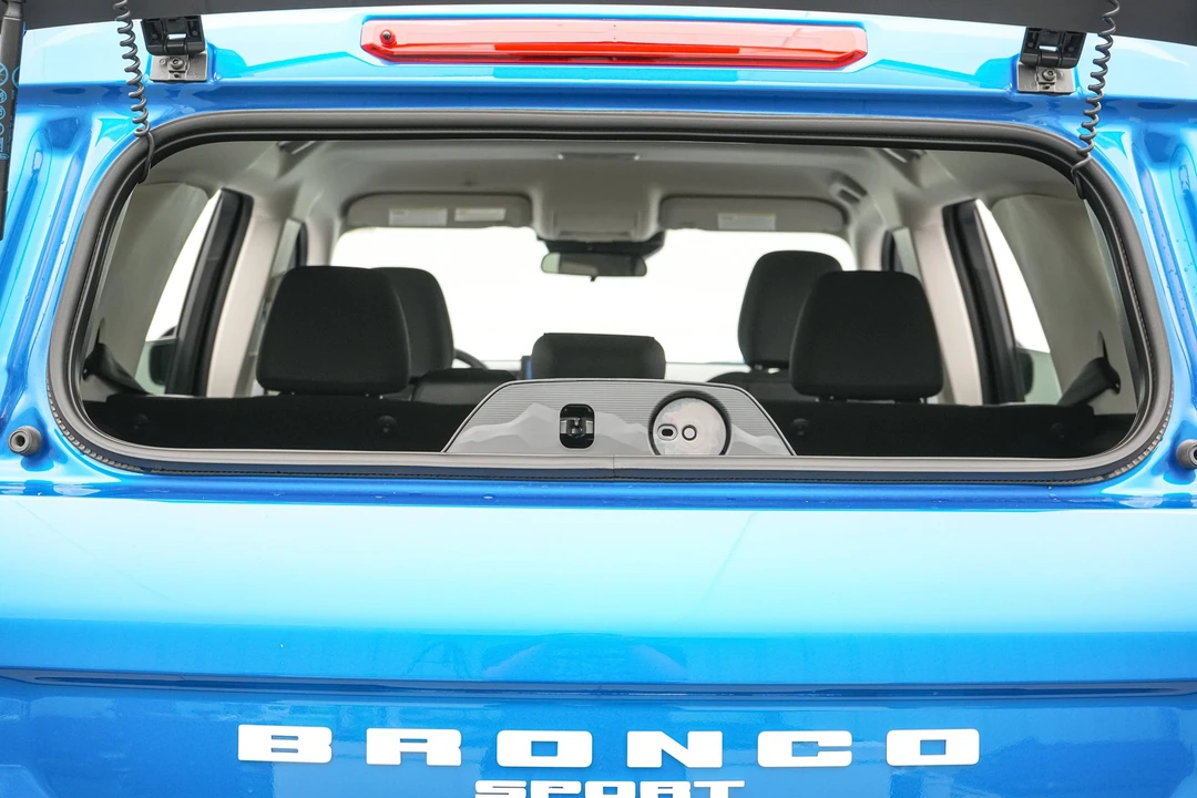 2026 Ford Bronco 6th Gen - Image 23 of 28