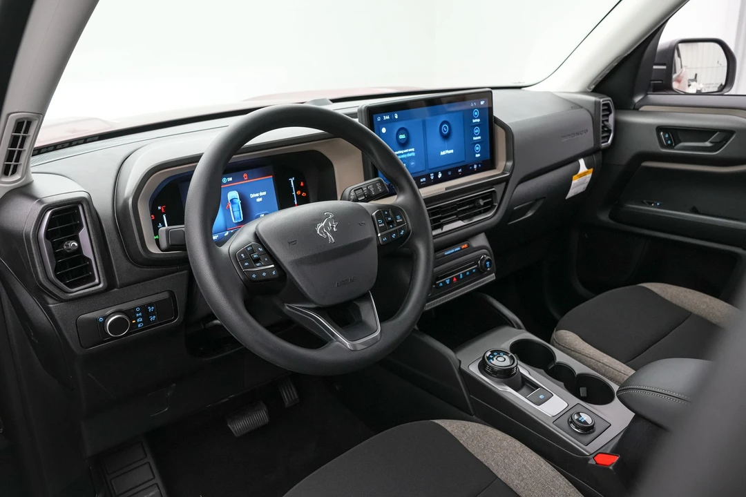 2026 Ford Bronco 6th Gen - Image 14 of 27