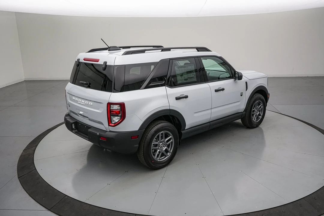 2026 Ford Bronco 6th Gen - Image 5 of 28