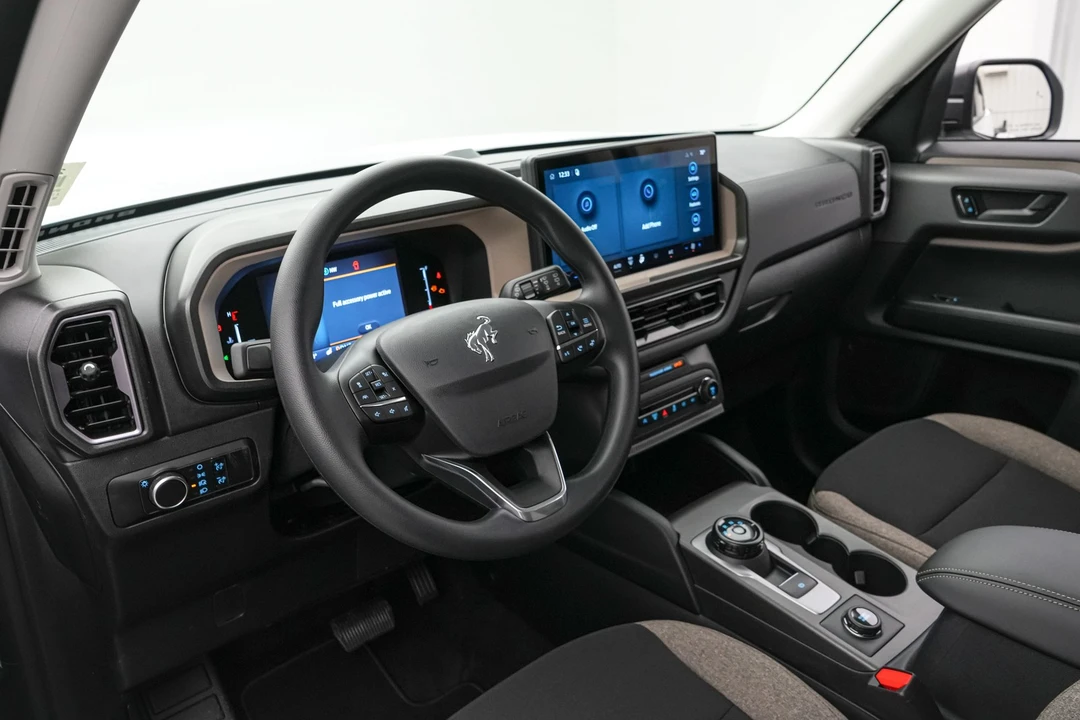 2026 Ford Bronco 6th Gen - Image 14 of 28