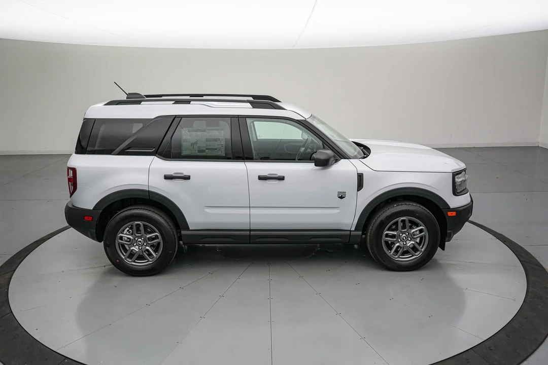 2026 Ford Bronco 6th Gen - Image 4 of 28