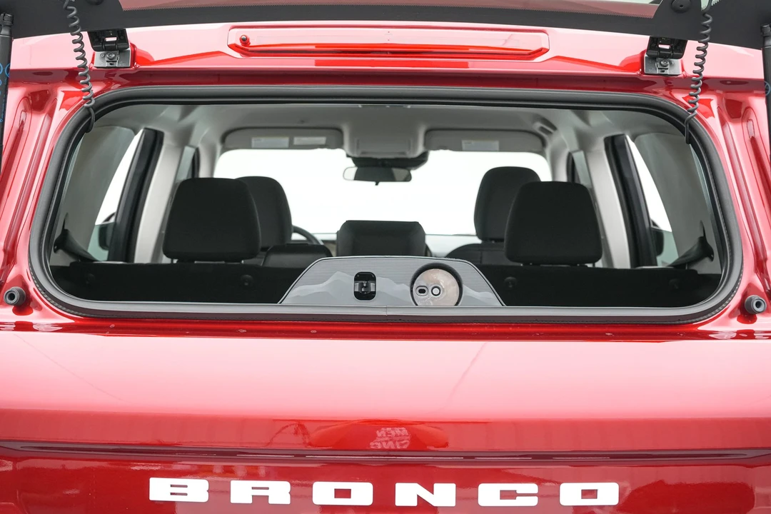 2026 Ford Bronco 6th Gen - Image 23 of 28