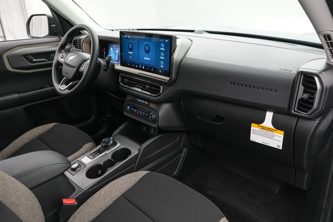 2026 Ford Bronco 6th Gen - Image 26 of 28
