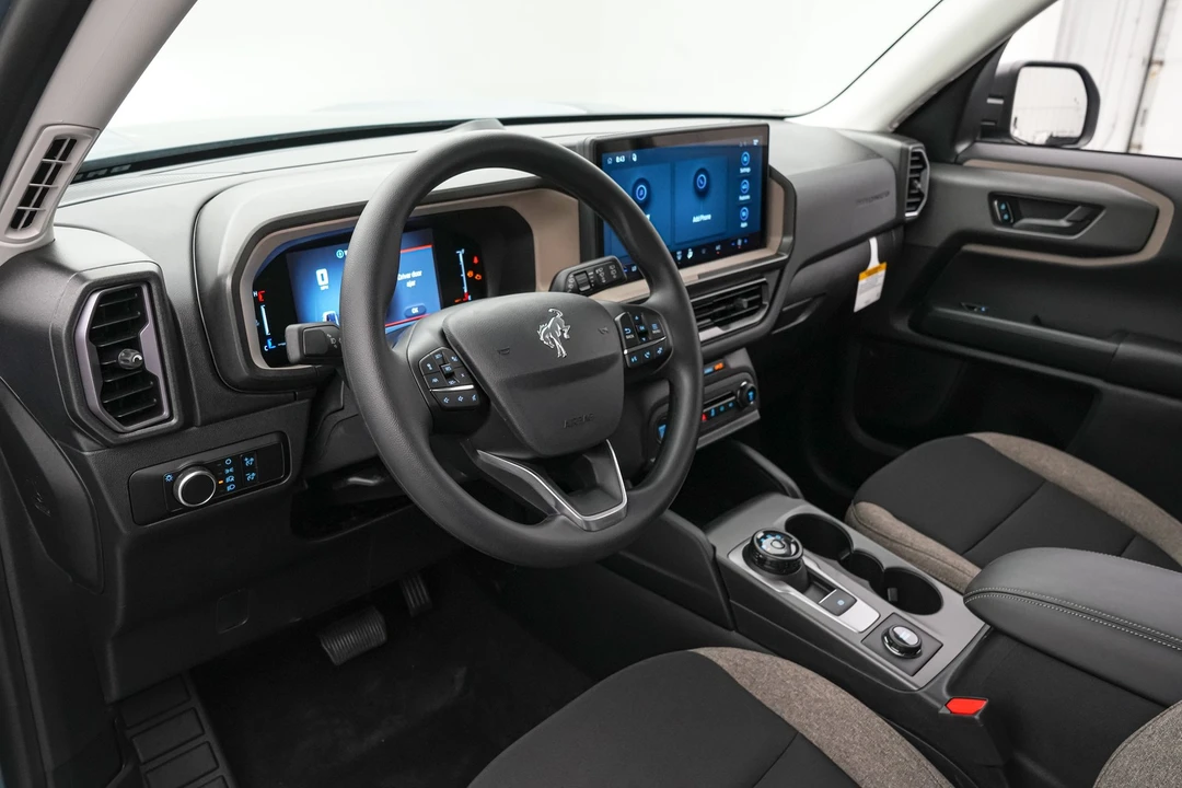2026 Ford Bronco 6th Gen - Image 14 of 28