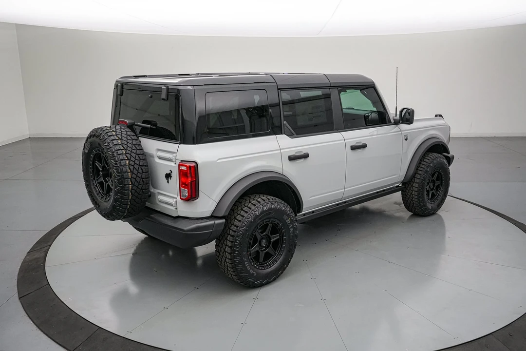 2026 Ford Bronco 6th Gen - Image 5 of 30