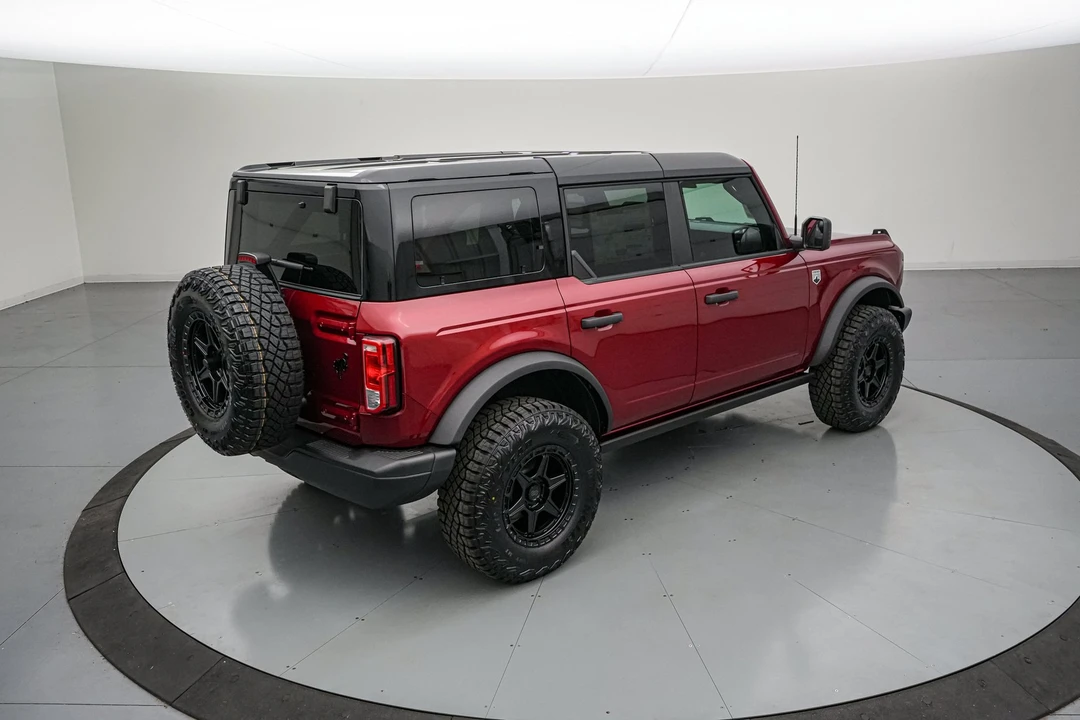 2026 Ford Bronco 6th Gen - Image 5 of 31