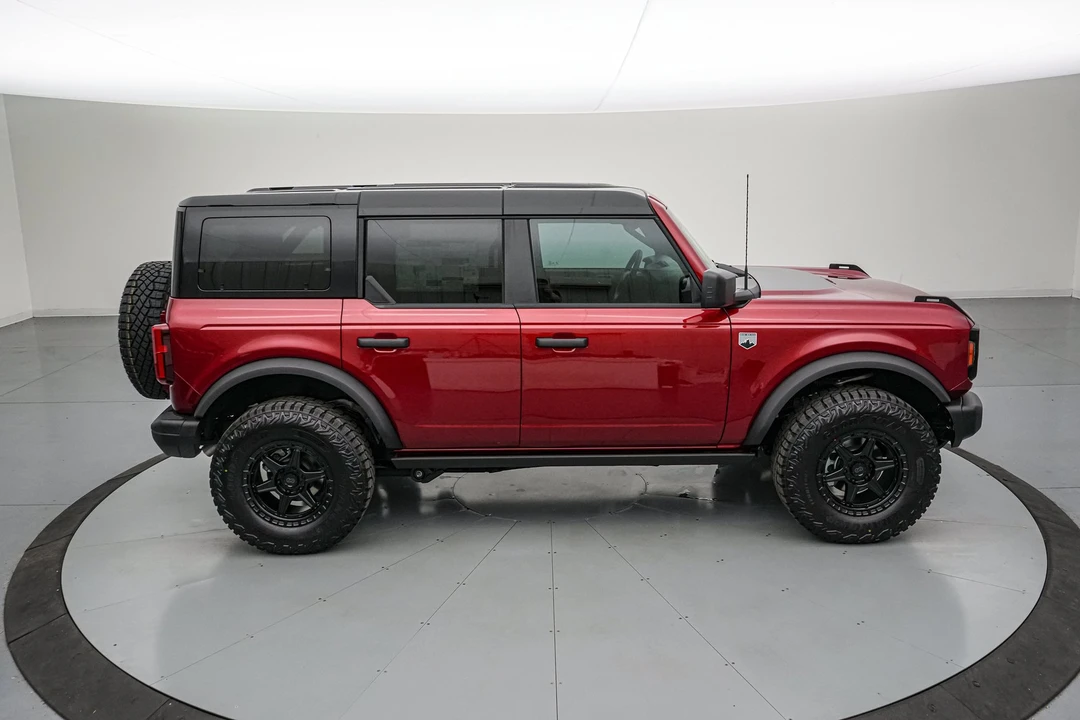 2026 Ford Bronco 6th Gen - Image 4 of 31