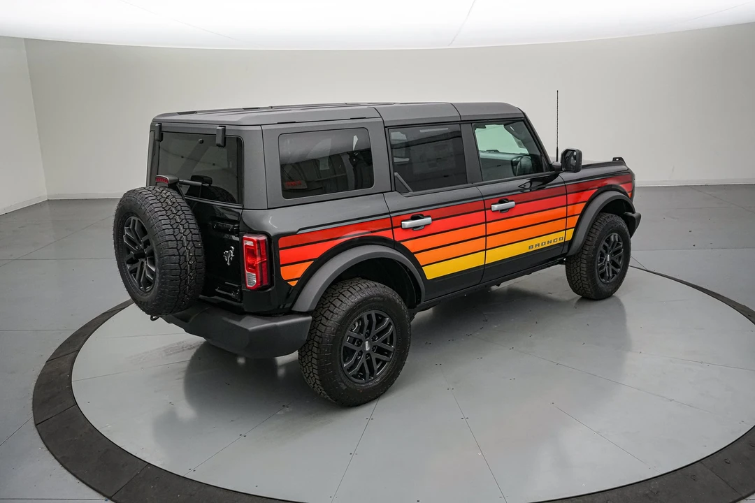 2026 Ford Bronco 6th Gen - Image 5 of 31