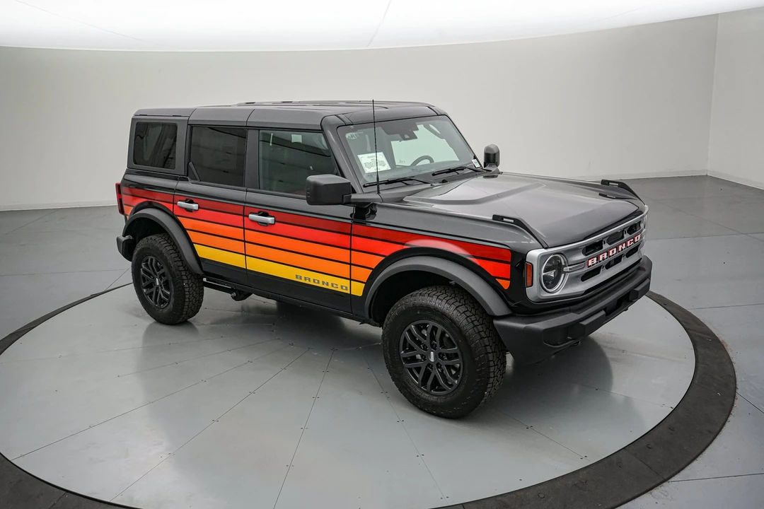 2026 Ford Bronco 6th Gen - Image 2 of 31