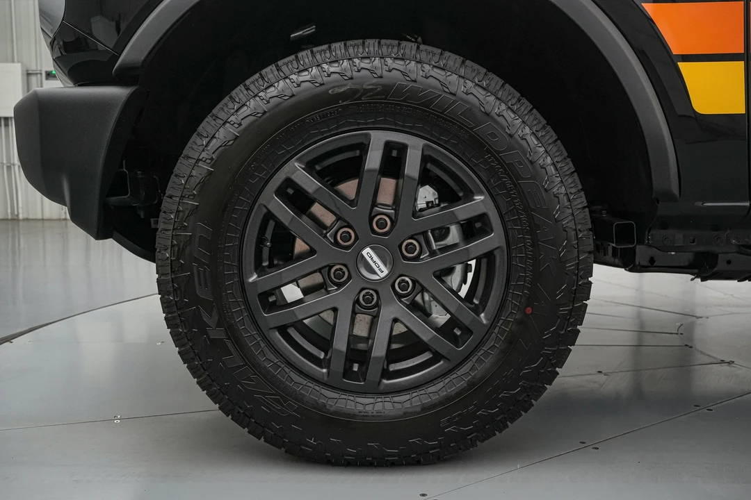 2026 Ford Bronco 6th Gen - Image 11 of 31