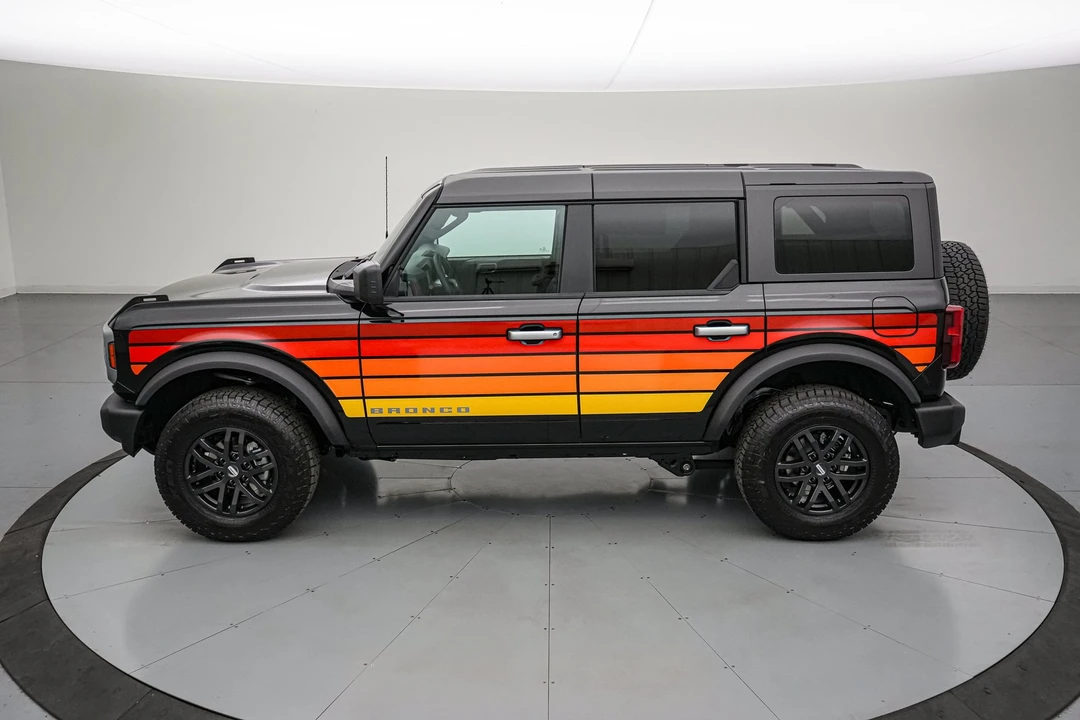 2026 Ford Bronco 6th Gen - Image 8 of 31