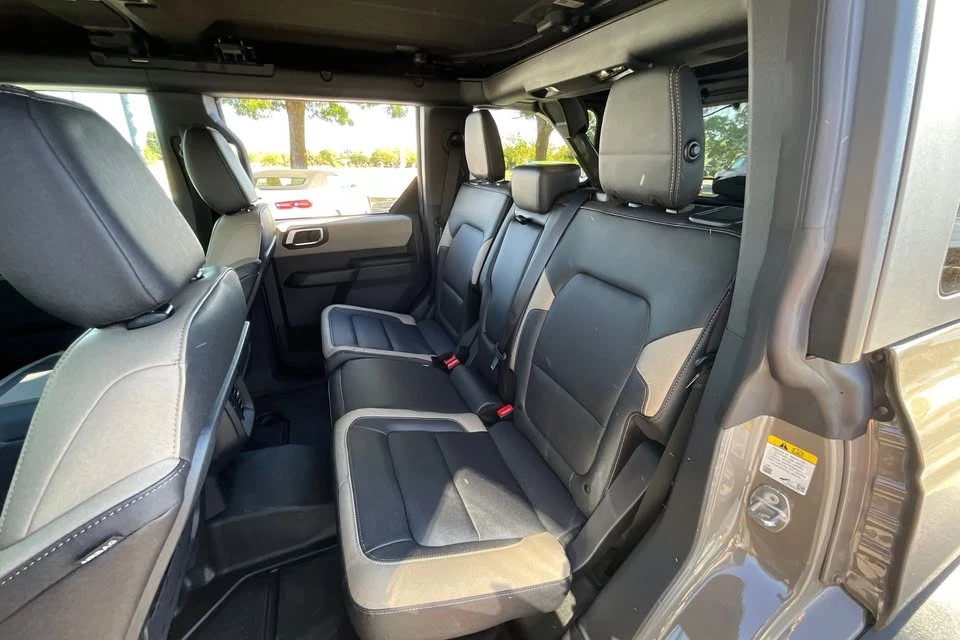 2026 Ford Bronco 6th Gen - Image 8 of 9