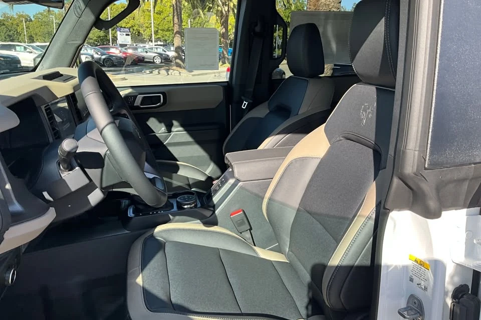 2026 Ford Bronco 6th Gen - Image 8 of 9