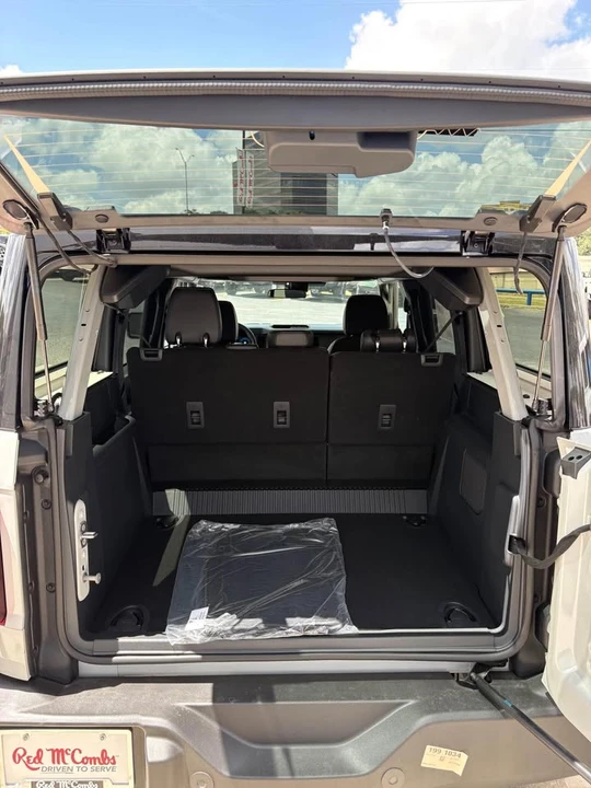 2026 Ford Bronco 6th Gen - Image 8 of 9