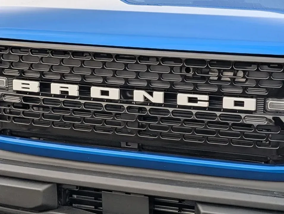 2026 Ford Bronco 6th Gen - Image 9 of 11