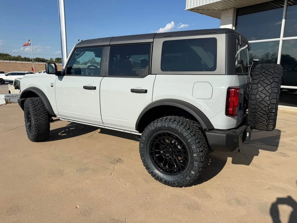 2026 Ford Bronco 6th Gen - Image 2 of 7