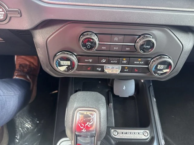 2026 Ford Bronco 6th Gen - Image 17 of 20