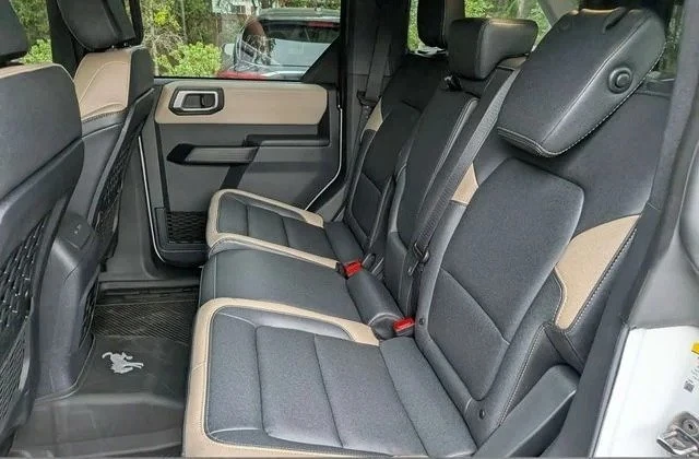2026 Ford Bronco 6th Gen - Image 11 of 12