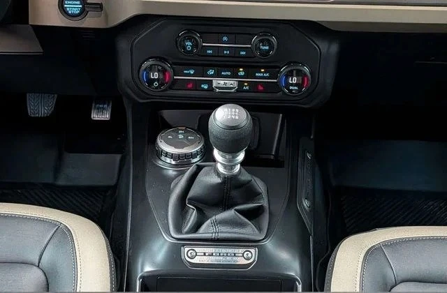 2026 Ford Bronco 6th Gen - Image 10 of 12