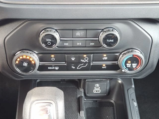 2026 Ford Bronco 6th Gen - Image 15 of 20