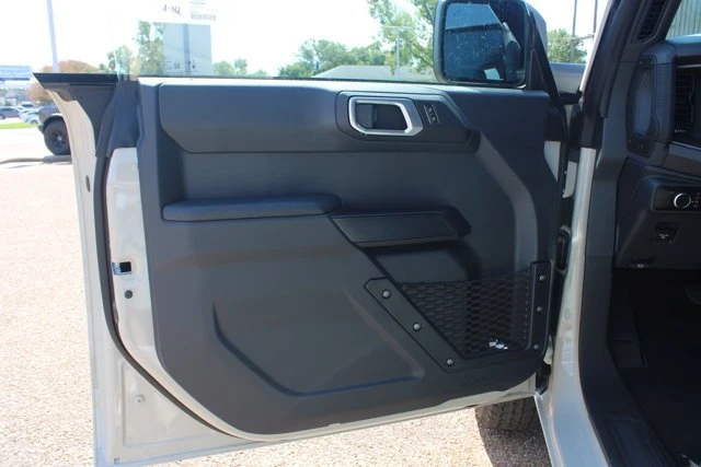 2026 Ford Bronco 6th Gen - Image 16 of 20