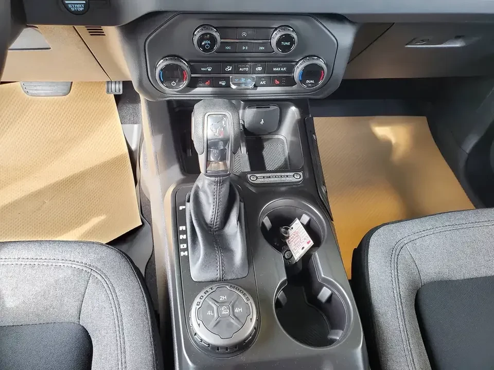 2026 Ford Bronco 6th Gen - Image 10 of 12