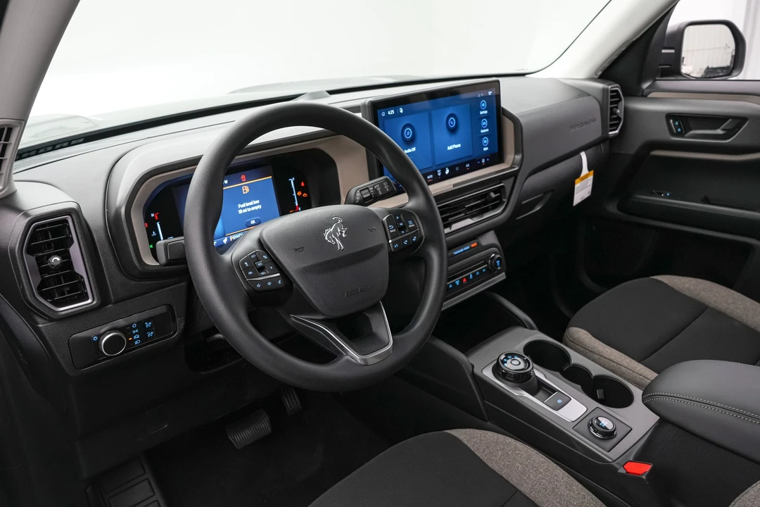 2026 Ford Bronco 6th Gen - Image 14 of 30