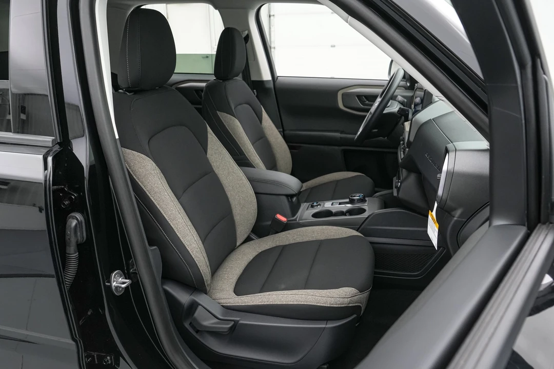 2026 Ford Bronco 6th Gen - Image 25 of 30