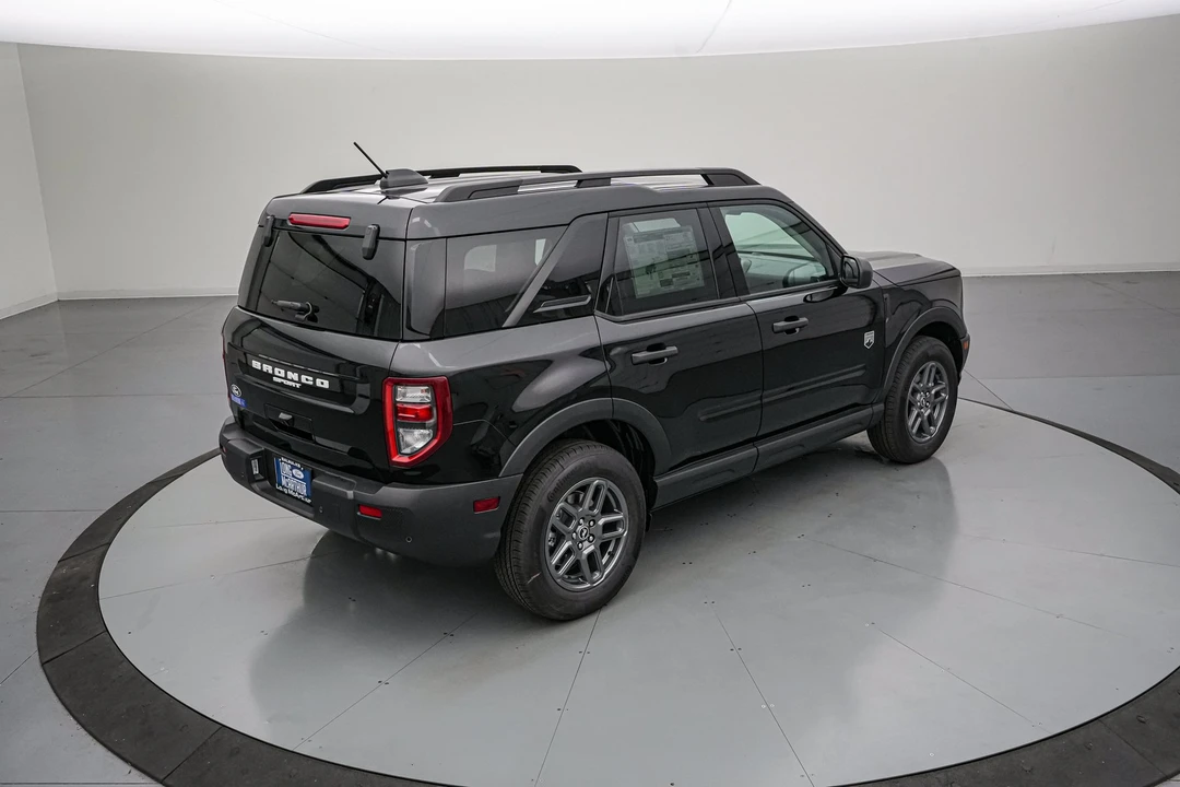 2026 Ford Bronco 6th Gen - Image 5 of 30