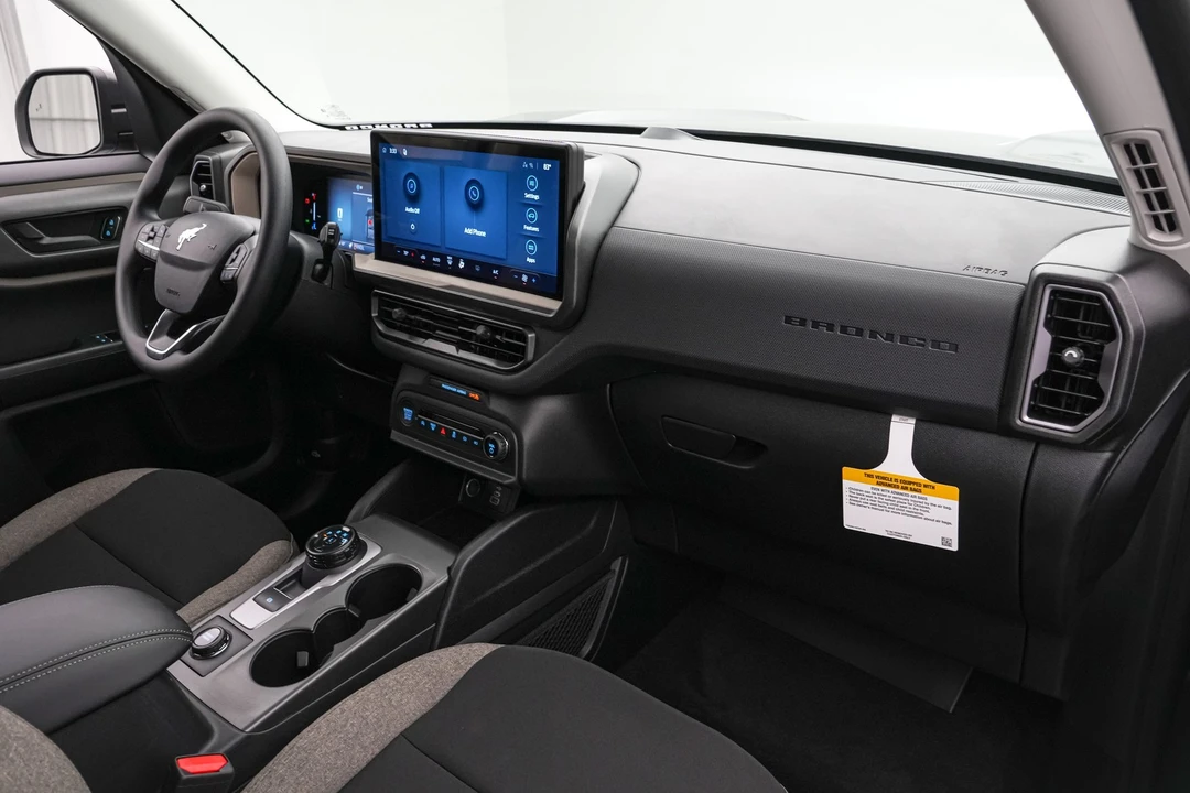 2026 Ford Bronco 6th Gen - Image 26 of 28