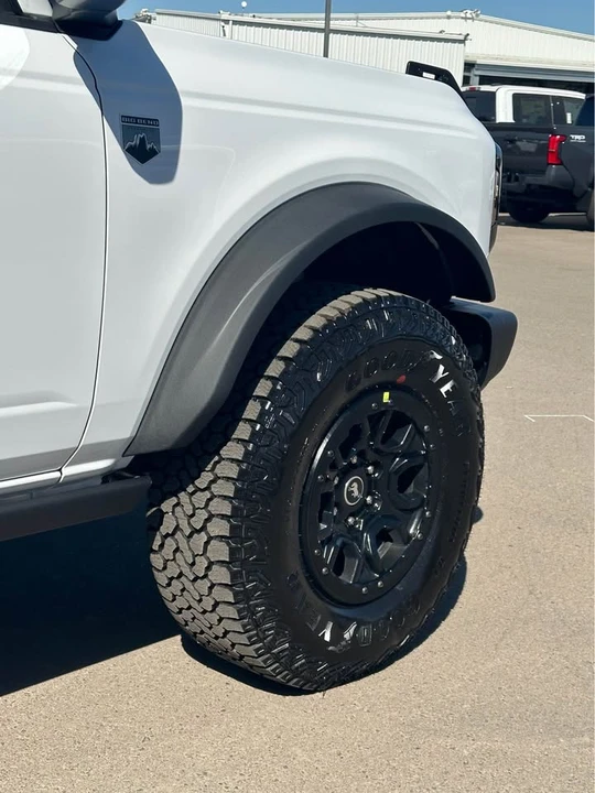 2026 Ford Bronco 6th Gen - Image 6 of 10