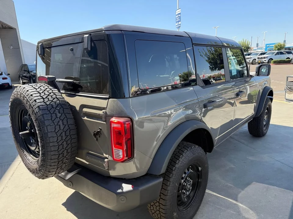 2026 Ford Bronco 6th Gen - Image 8 of 10